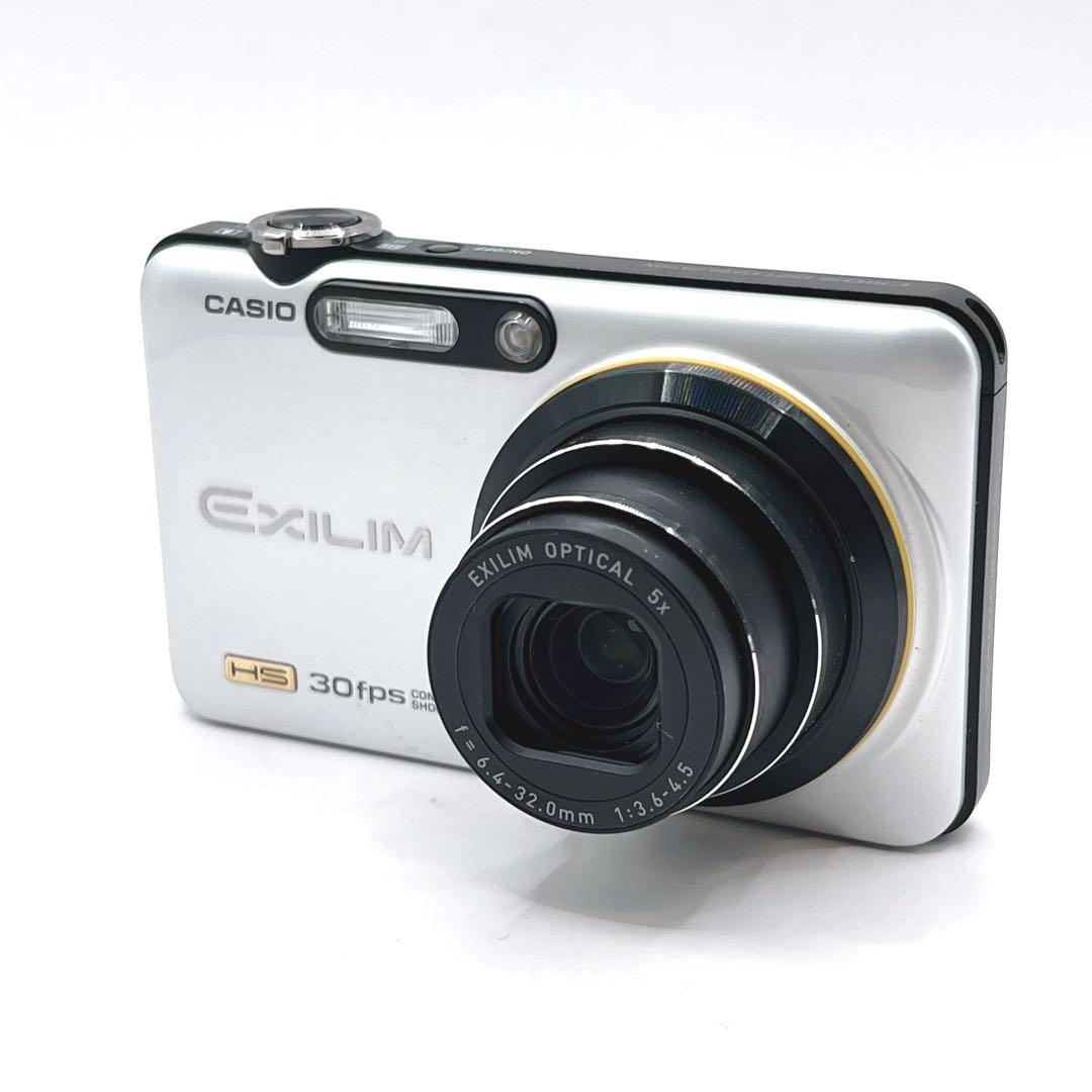 【極美品】 CASIO EX-FC100 コンパクトデジタルカメラ　シルバー
