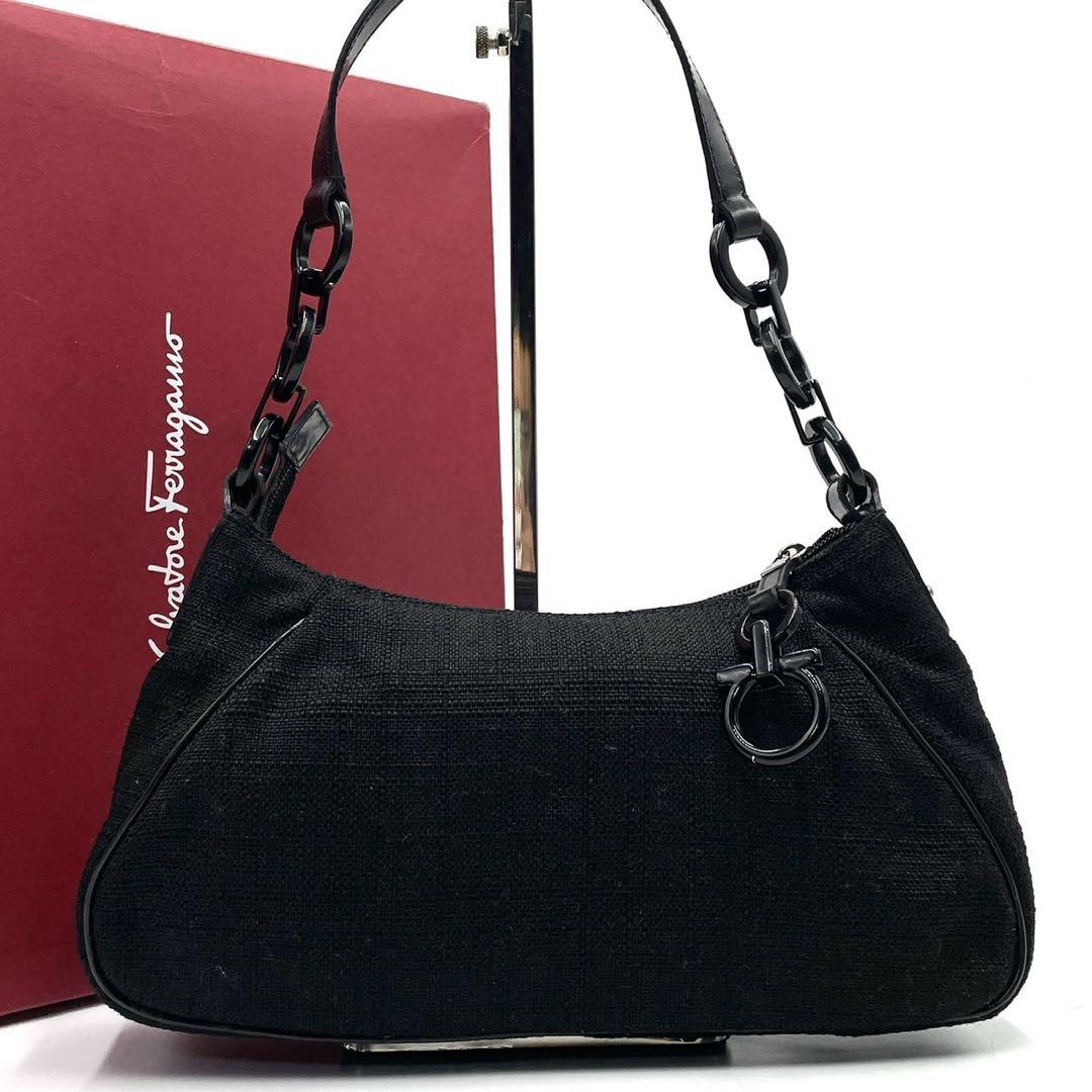 極美品● フェラガモ ショルダーバッグ ワンショルダー ガンチーニ キャンバス