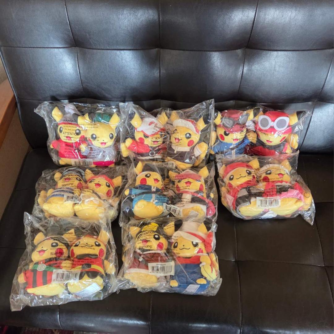 アメリカ　ポケモン　25周年　ピカチュウ　ペア　ぬいぐるみ　海外限定　未発売