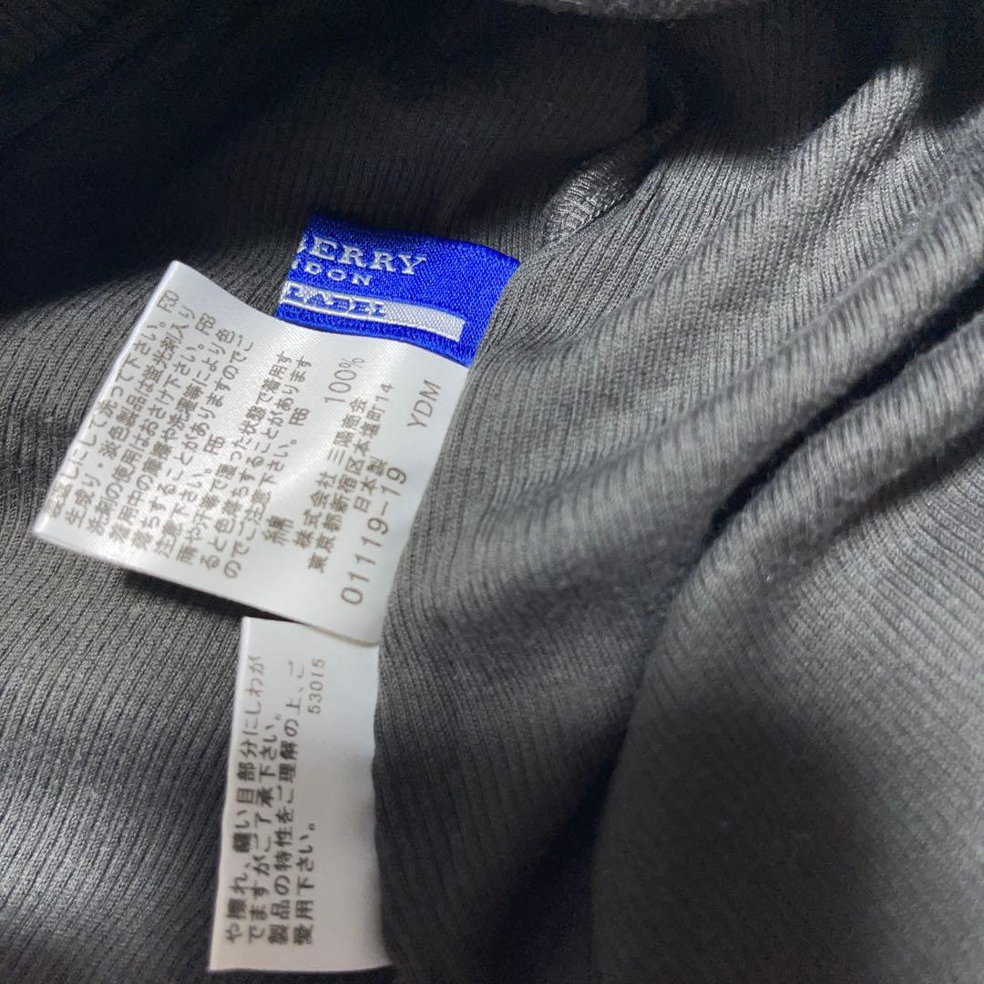 BurberryカーキVネックタンクトップ