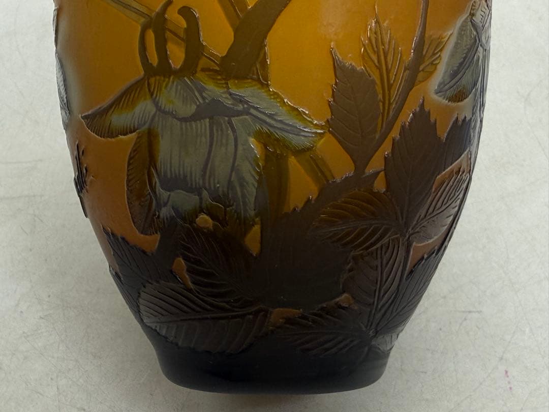 エミールガレ　フクシアの花紋瓶　高さ約14.1cm 送料込み251202